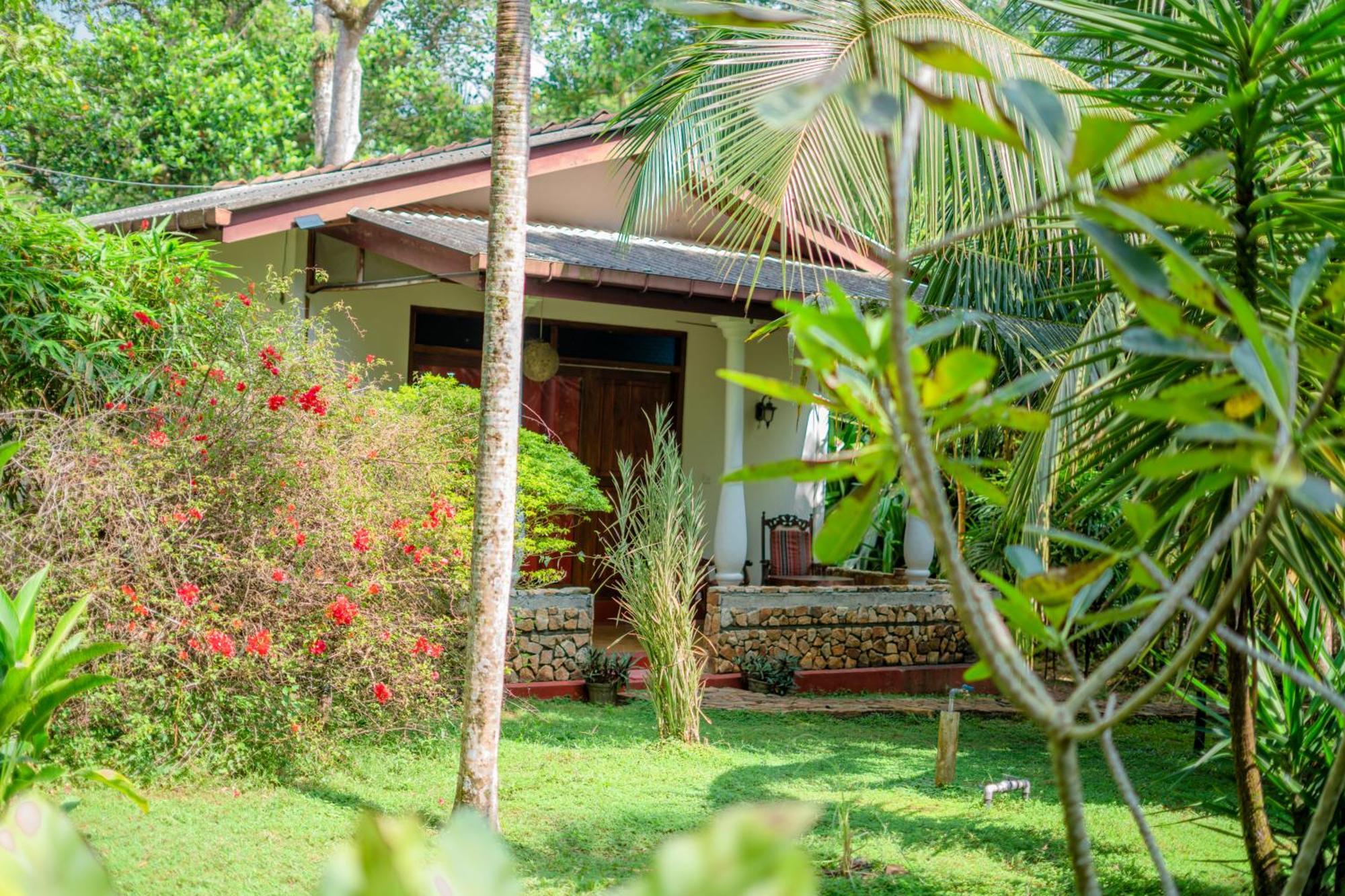 Villa Lanka Relax Hikkaduwa Exteriör bild