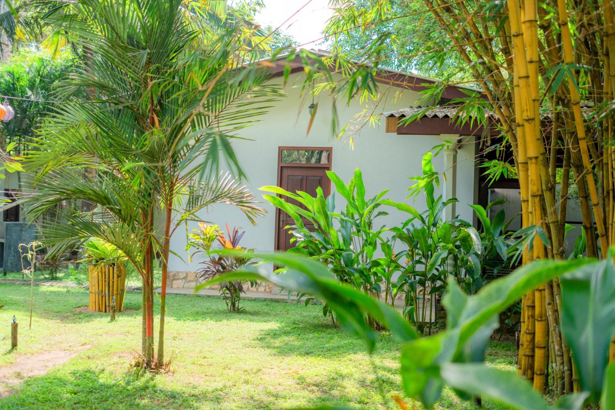 Villa Lanka Relax Hikkaduwa Exteriör bild