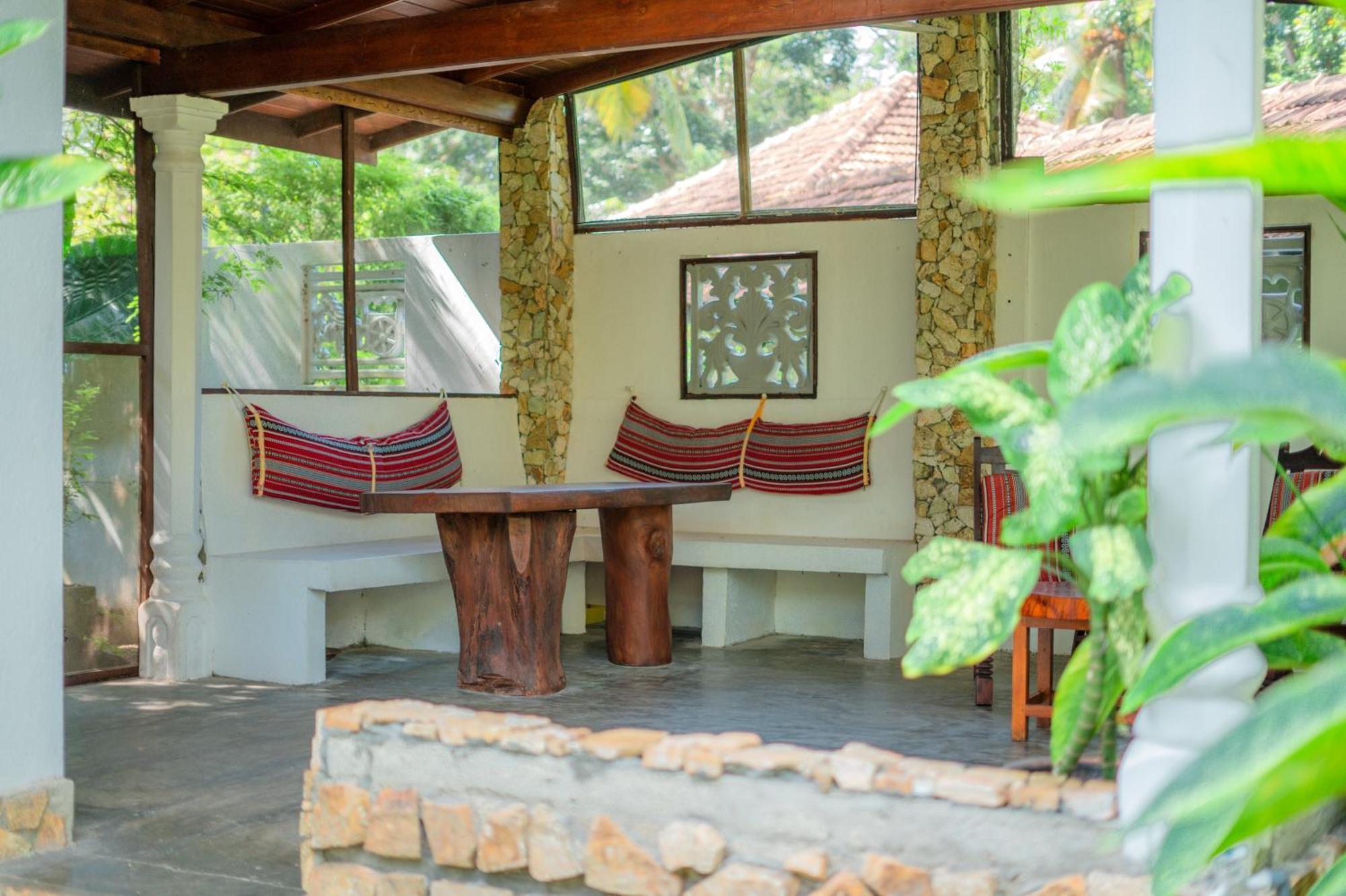 Villa Lanka Relax Hikkaduwa Exteriör bild